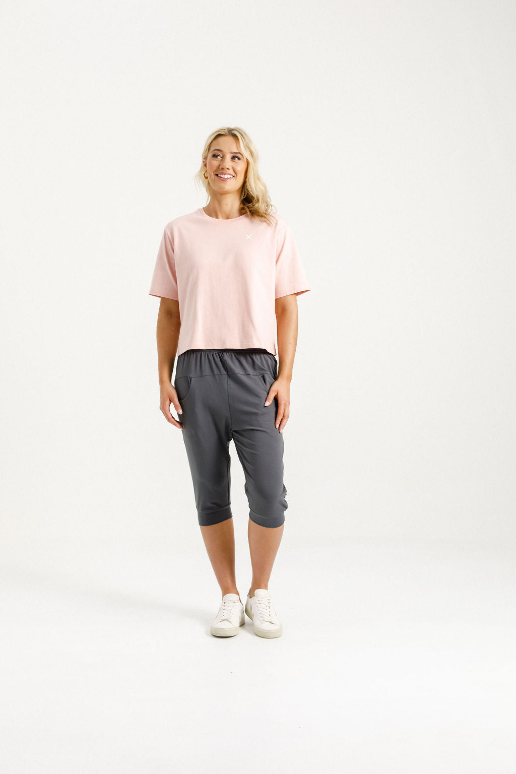 3/4 Apartment Pants - Graphite with Blossom X