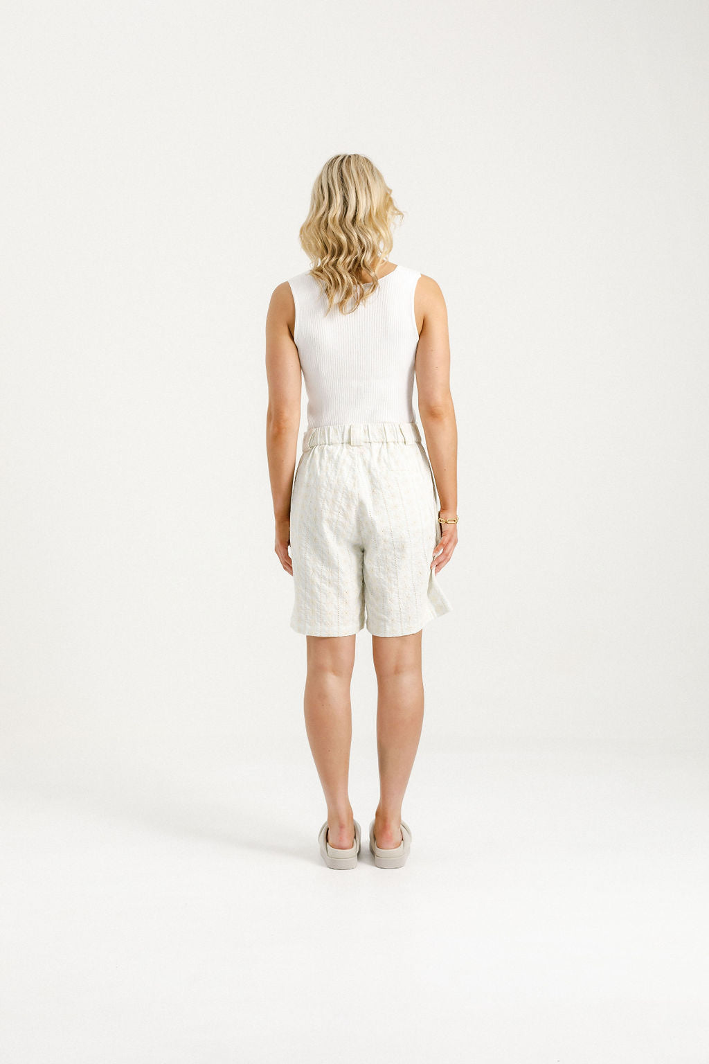 Finley Shorts - Cream Daisies