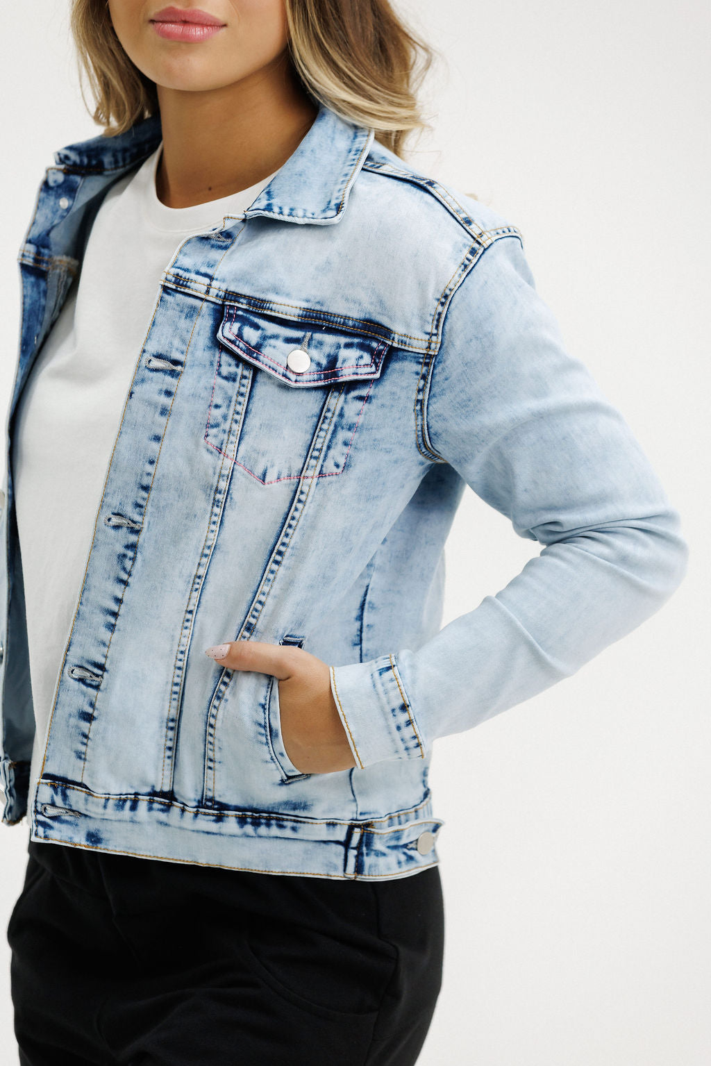 Classic Denim Jacket - Snow Wash