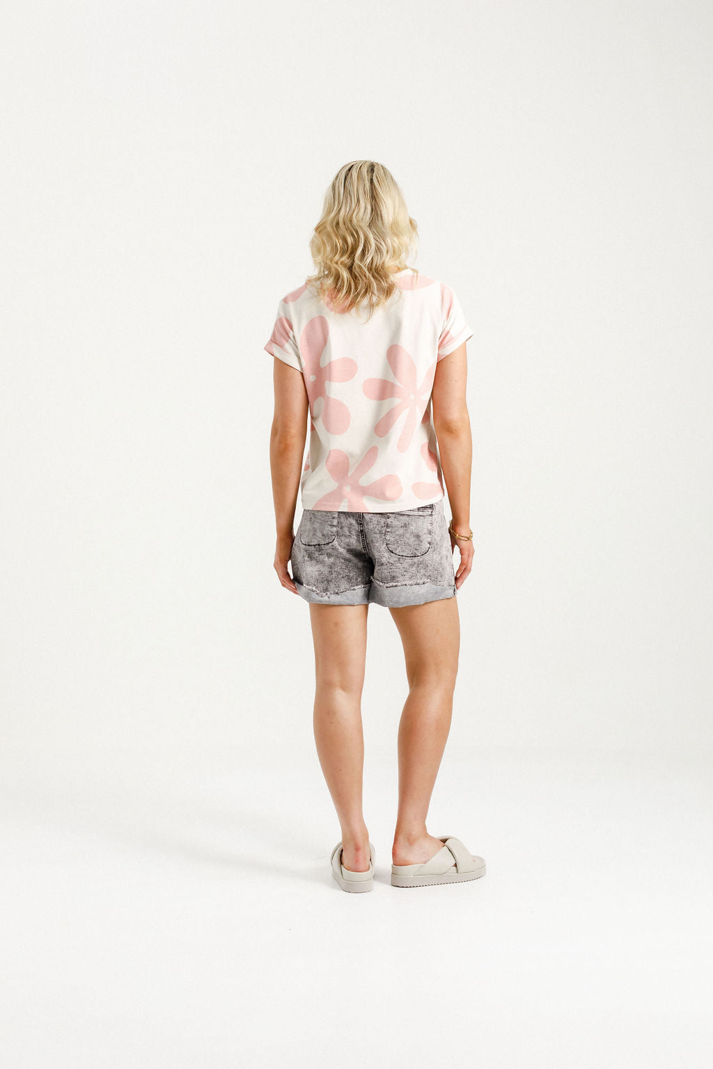 Coming Soon - Jackie Tee - Blossom Daisies