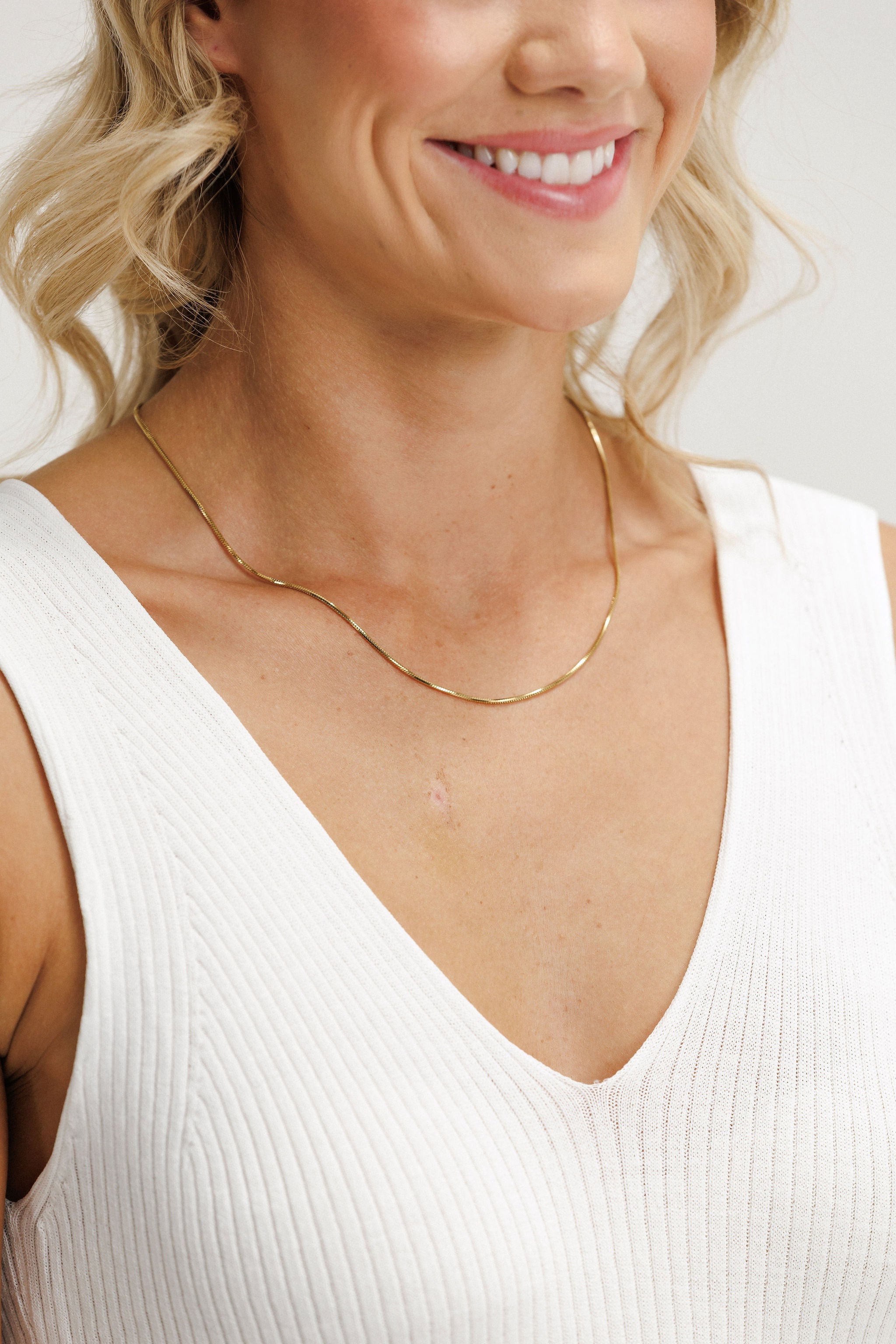 SNAKE NECKLACE - Gold