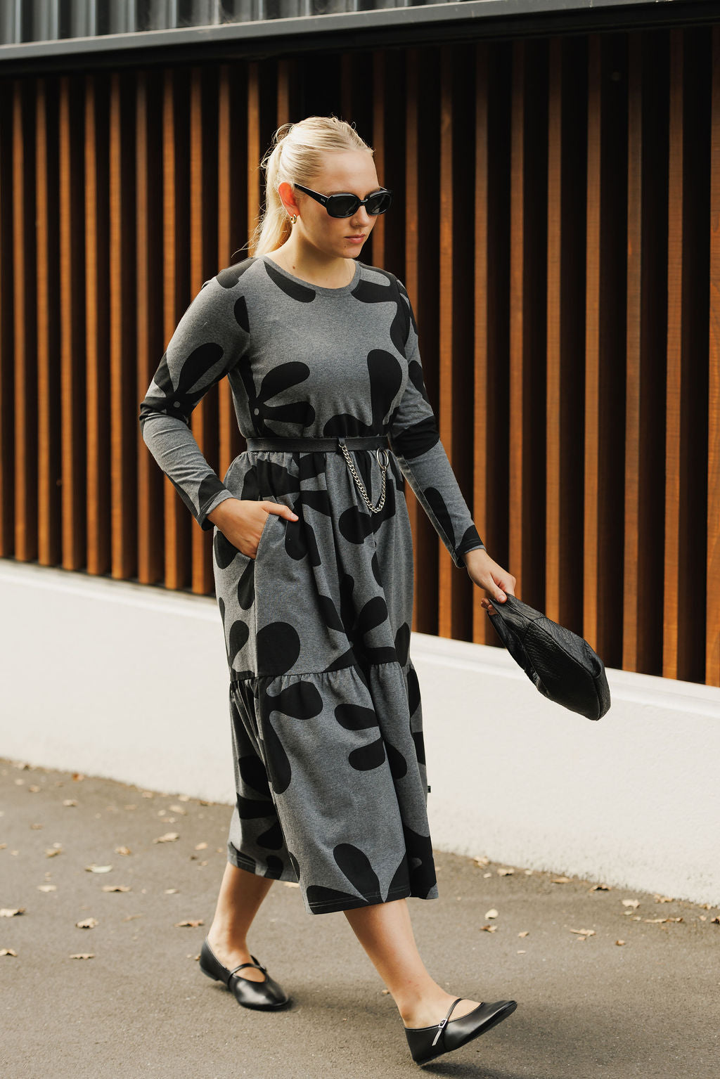 Long Sleeve Kaitlin Dress - Graphite Daisies