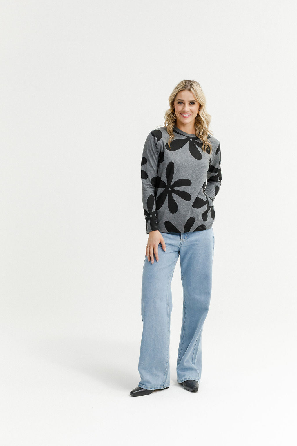 Long Sleeve Chris Tee - Graphite Daisies