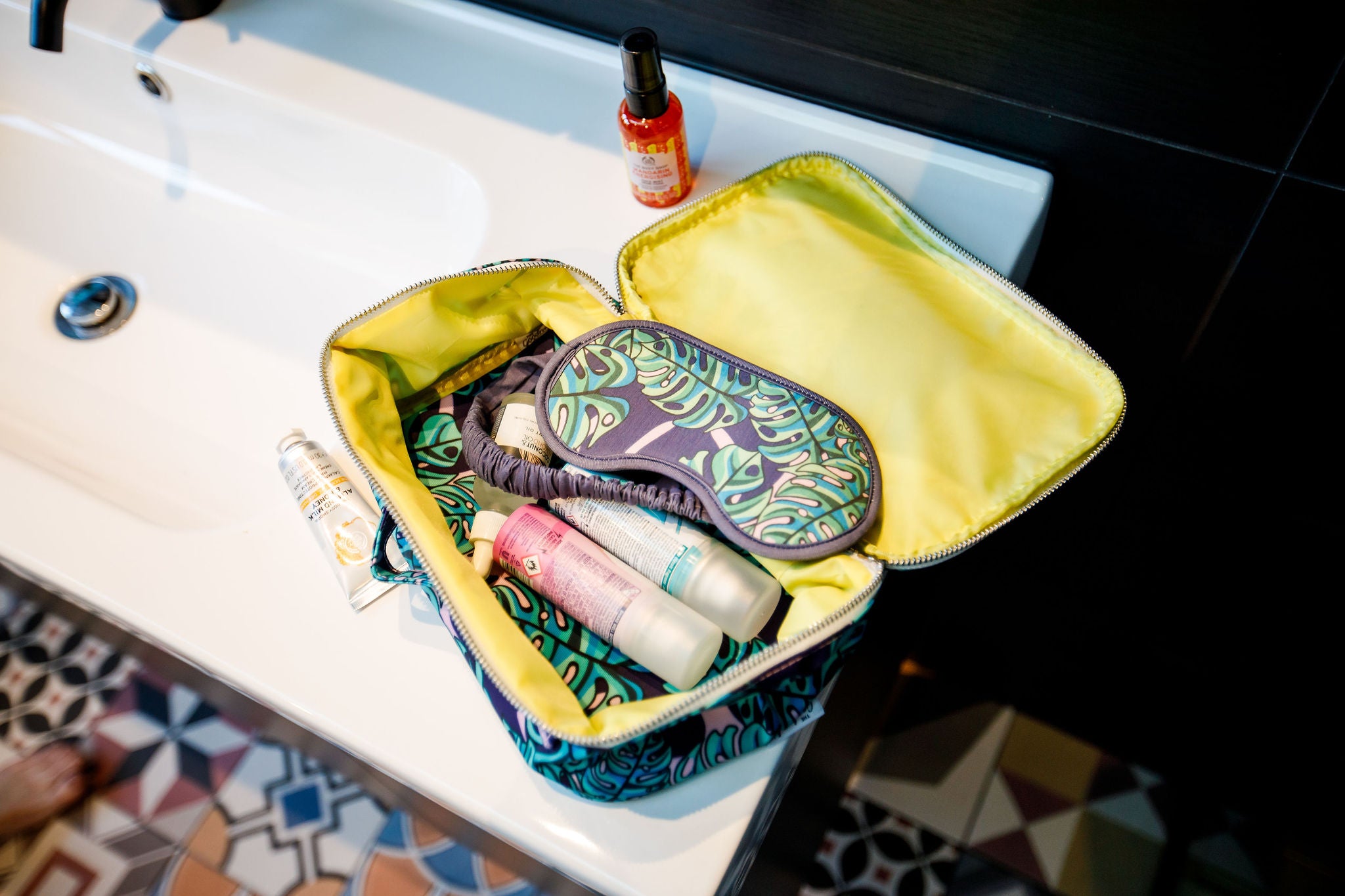 Cosmetic Bag Large - Honey Bee Print