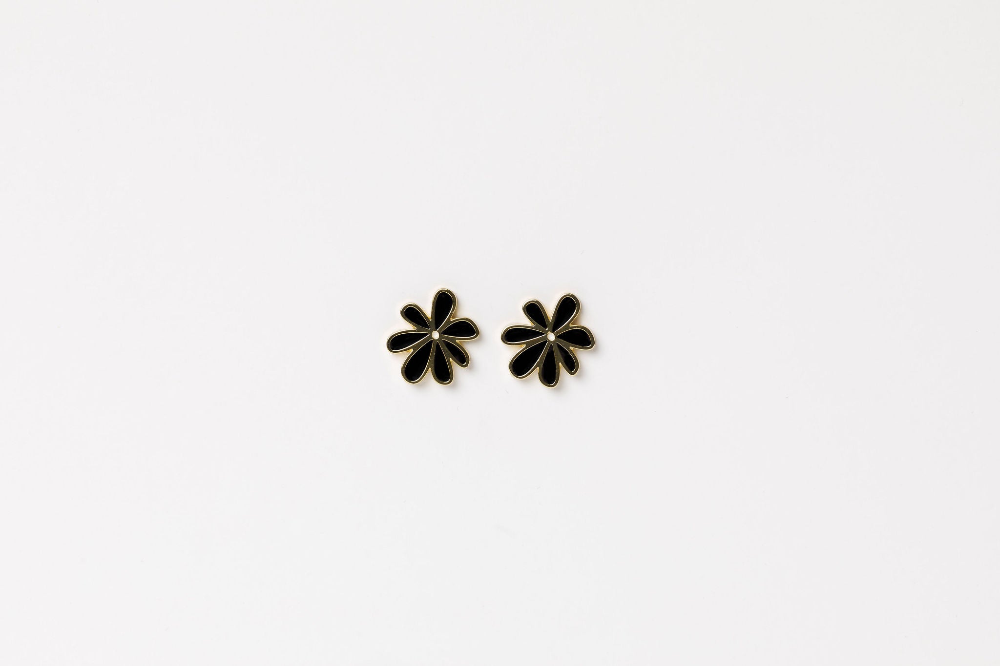 Studs - Daisy - Black