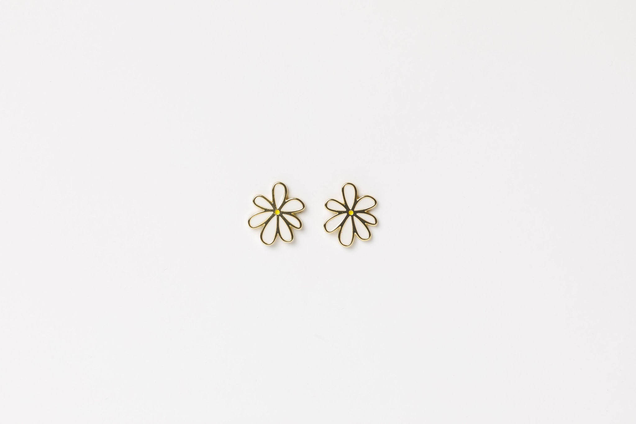 Studs - Daisy - White