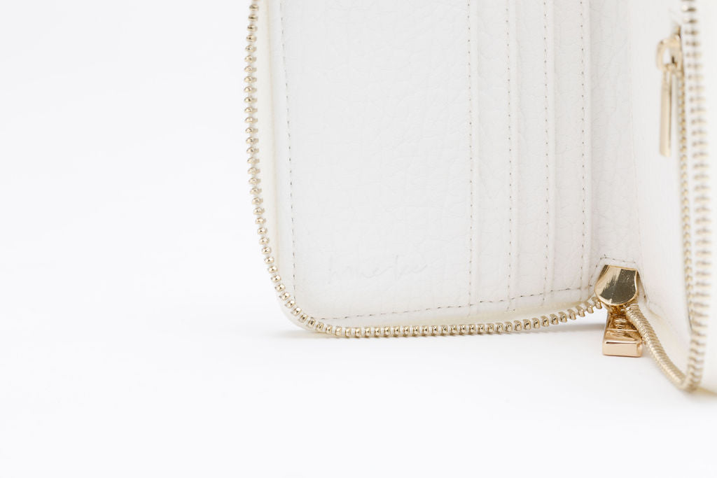 Pip Wallet - White