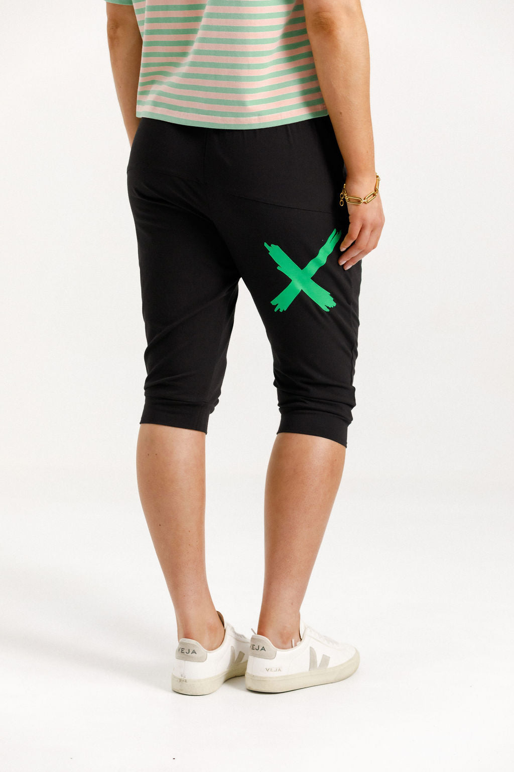 3/4 Apartment Pants - Black with Kelly Green X