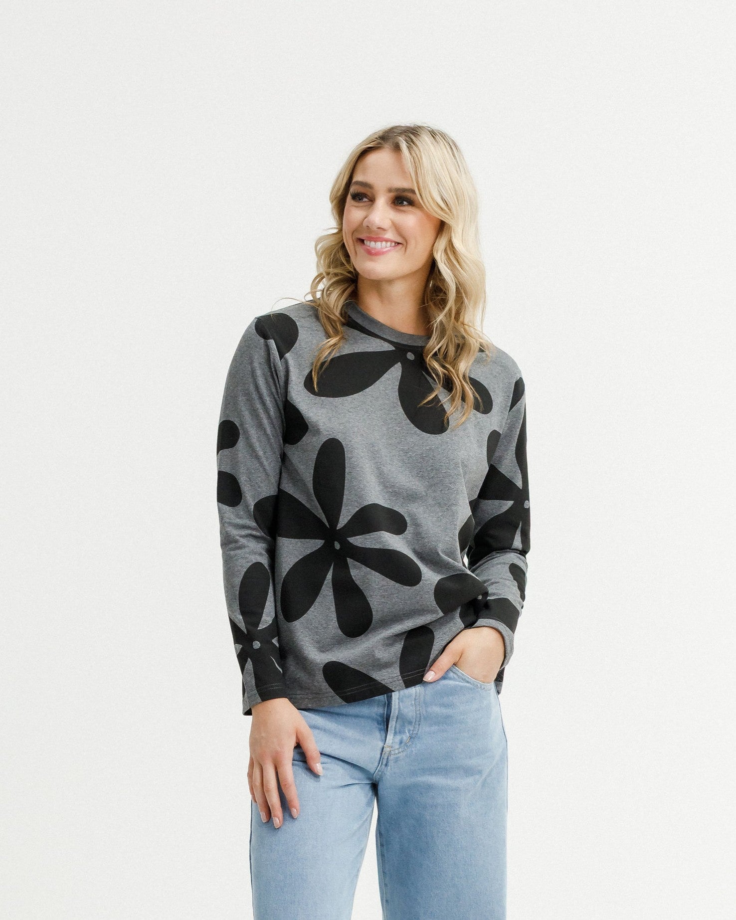 Long Sleeve Chris Tee - Graphite Daisies