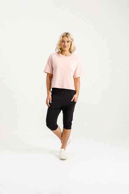 3/4 Apartment Pants - Black with Blossom Berry X
