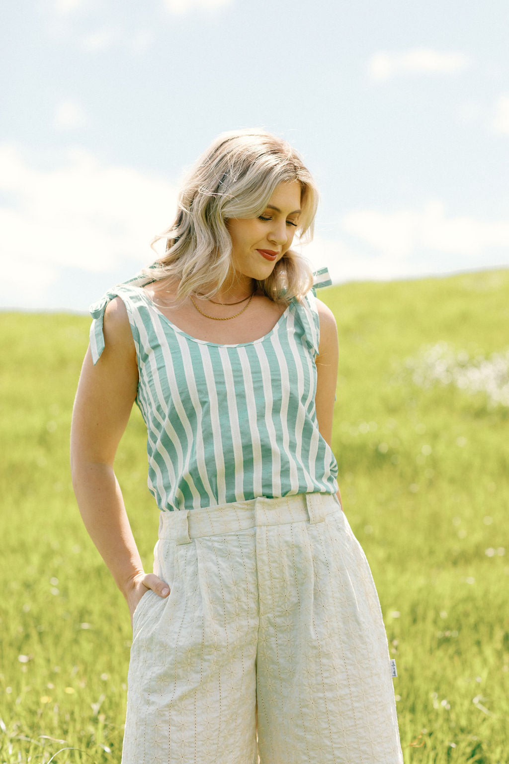 Finley Shorts - Cream Daisies