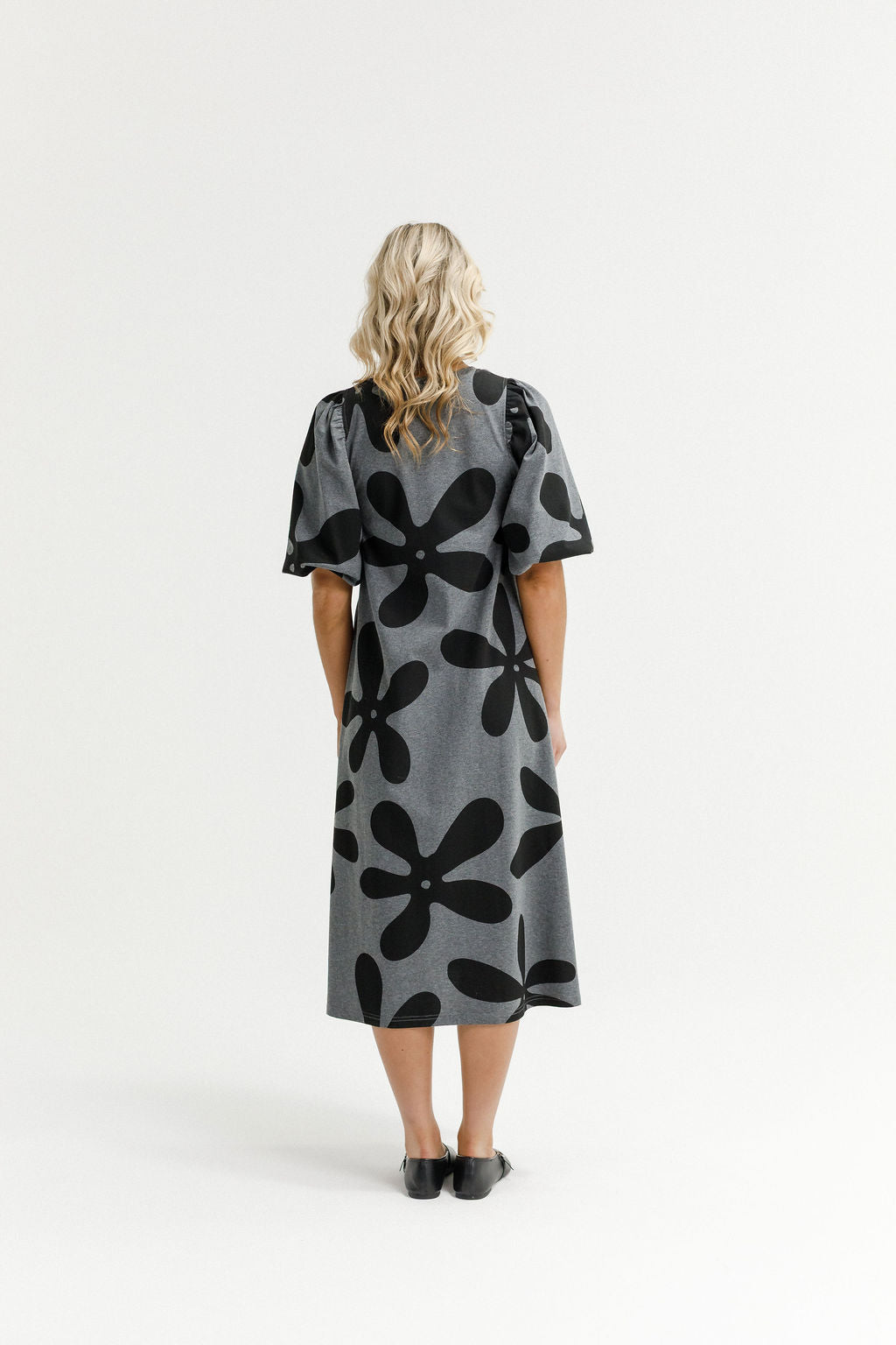 Ivy Midi Dress - Graphite Daisies