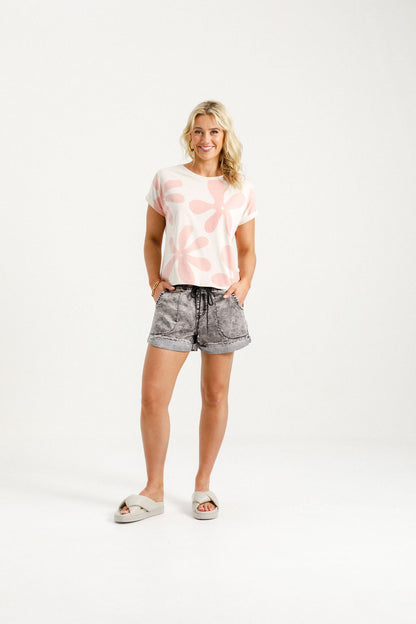 Coming Soon - Jackie Tee - Blossom Daisies