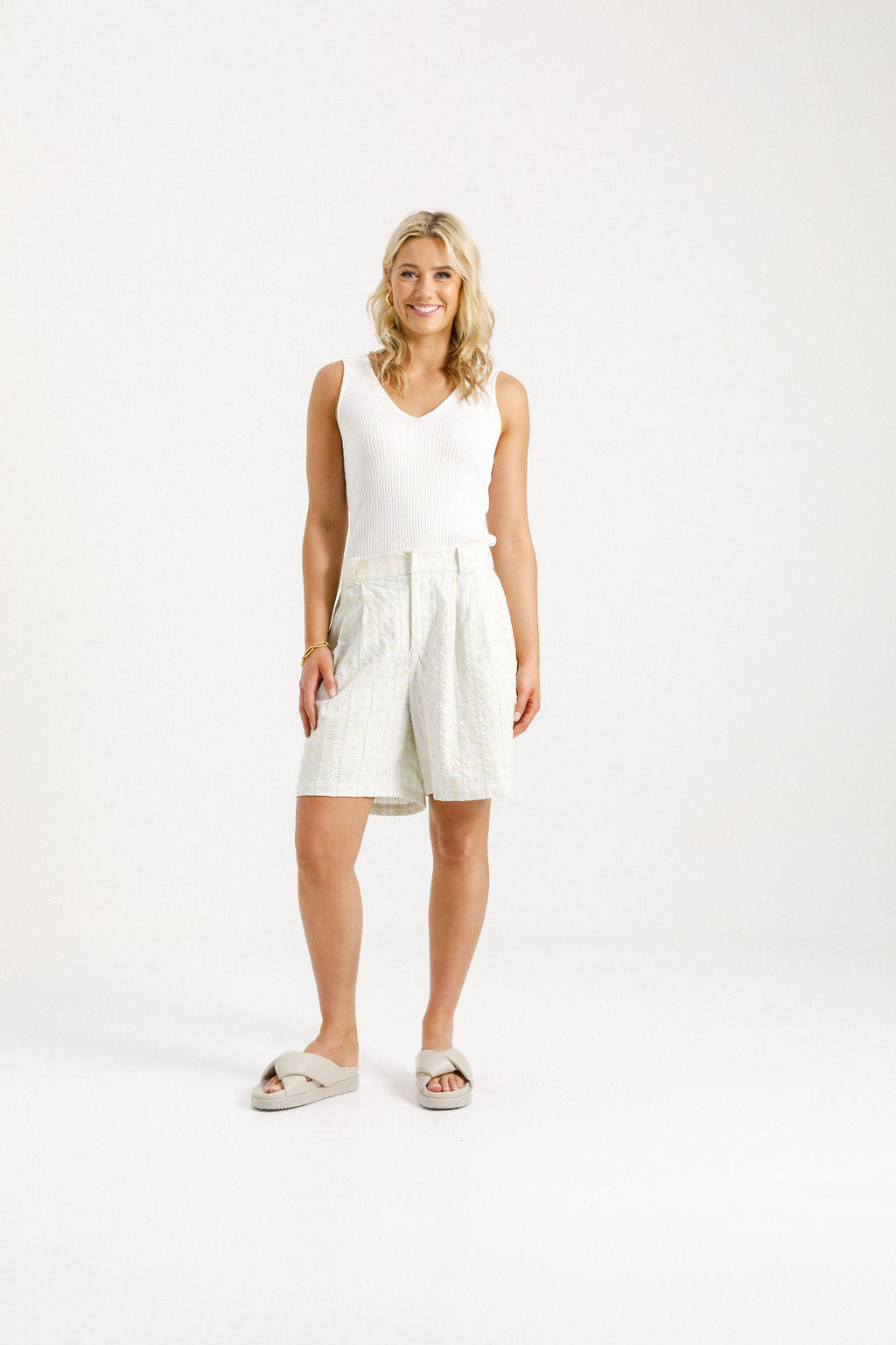 Finley Shorts - Cream Daisies