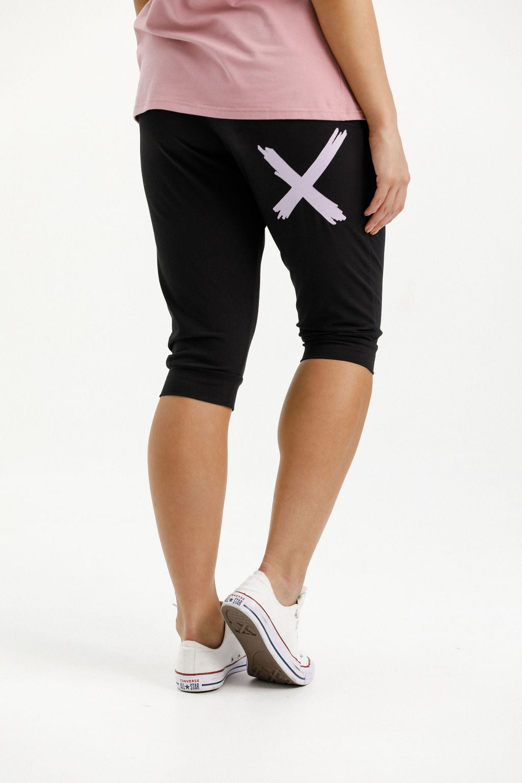 3/4 Apartment Pants - Black with Lilac X