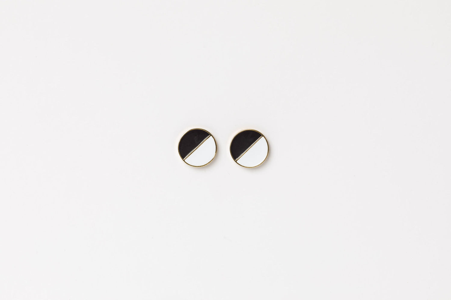 Studs - Dot - White/Black