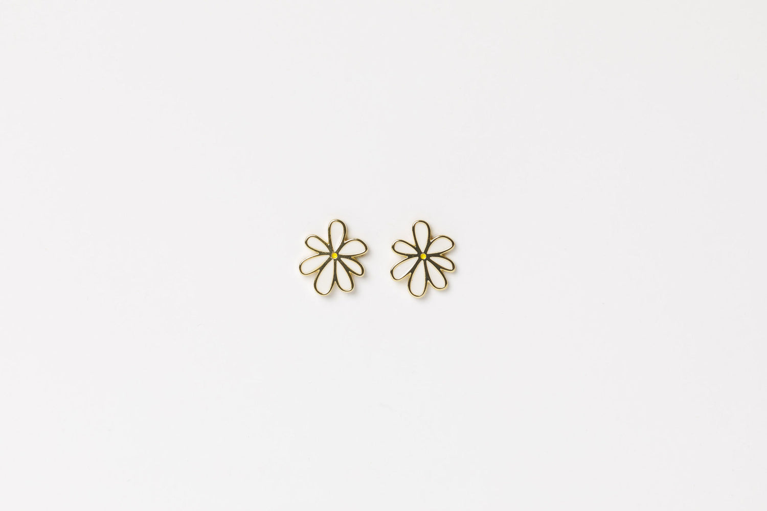 Studs - Daisy - White